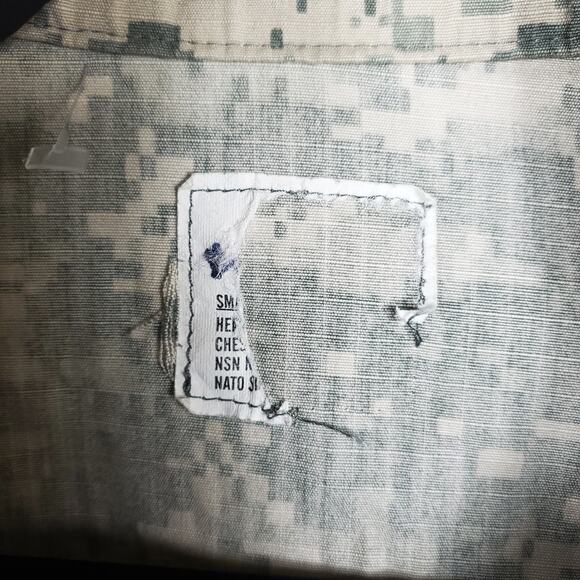 Army Combat Uniform Coat in Digital Camo Size S - Picture 9 of 11